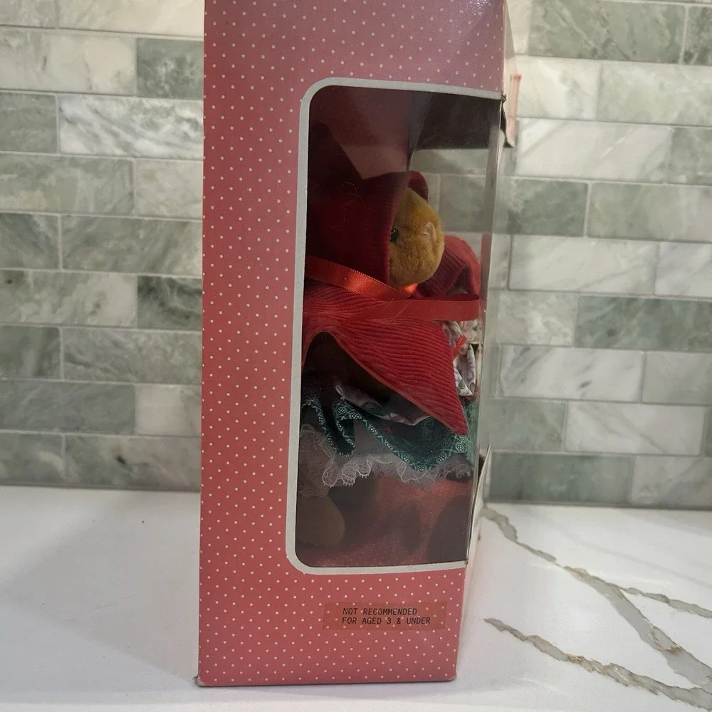 New In Box Madame Alexander The Well Dressed Bears -Red Ridding Hood